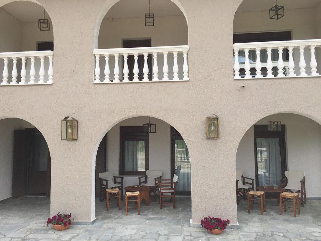 The Beach House - Apartments & Studios (Adults Only) Афитос Экстерьер фото