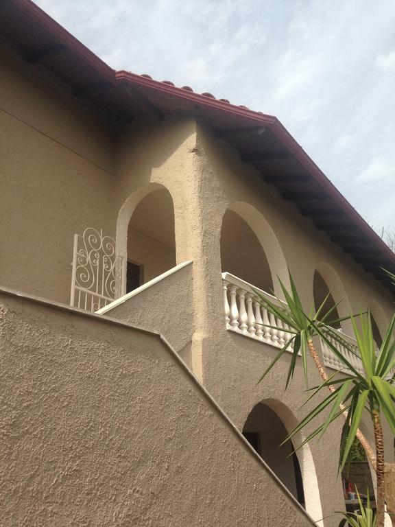 The Beach House - Apartments & Studios (Adults Only) Афитос Экстерьер фото