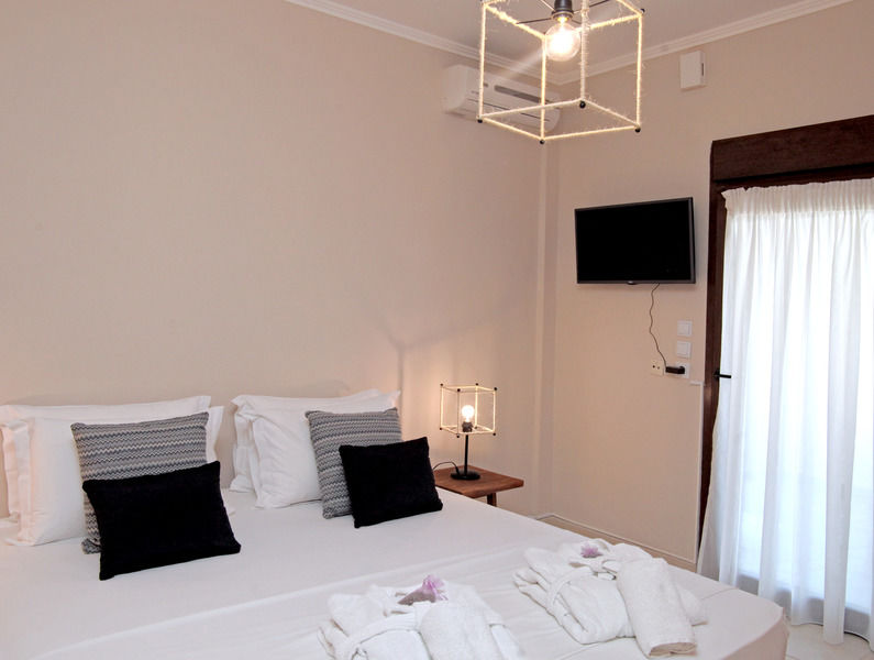 The Beach House - Apartments & Studios (Adults Only) Афитос Экстерьер фото